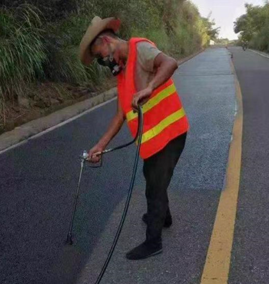 静海路面喷涂翻新彩色步道施工方案